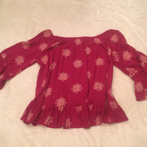 Off the shoulder bell sleeved top - Picture 4 of 4